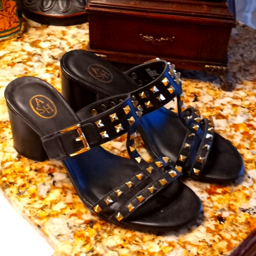 🎄♥️ beautiful slip-on all leather sandals by Ash black 38
